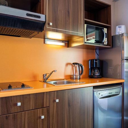 Studio 4 Personnes Avec Piscine Et Sauna - Residence Chateau Des Magnans - Jausiers - Fr-1-165B-45 Buitenkant foto