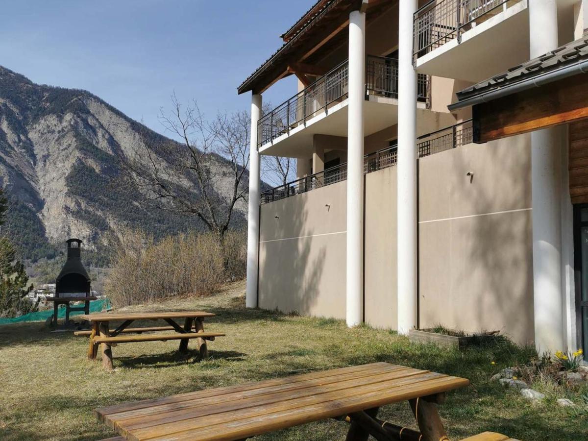 Studio 4 Personnes Avec Piscine Et Sauna - Residence Chateau Des Magnans - Jausiers - Fr-1-165B-45 Buitenkant foto
